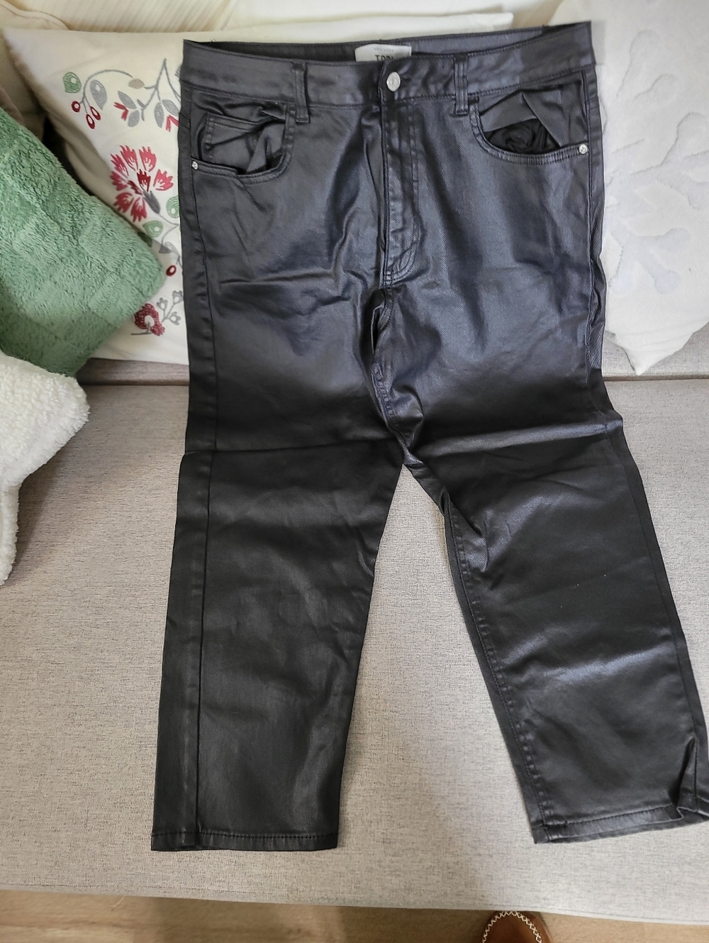New Look Womens Black Coated Straight Jeans UK Size 16